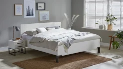 Bed Ragnar met hoofbord hout